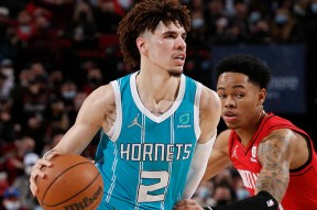 Kaiyun Sports-荆楚雪豹队鏖战钱塘暴熊队，橄榄球杯赛守住胜果，替补奇兵立功。细节处理更胜一筹的简单介绍