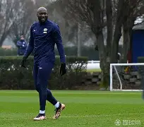 关于赛地聚焦：德甲关键时刻热度飙升，AC米兰外线爆发，气氛紧张，临场指挥获称赞的信息